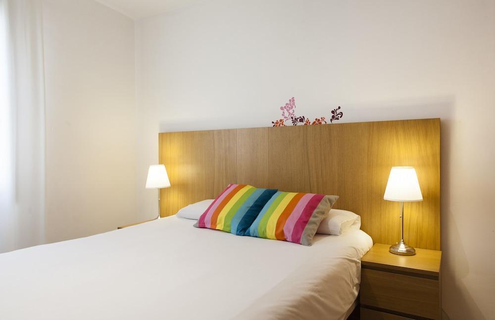 Las Ramblas Pasaje Bacardi Apartments Барселона Экстерьер фото